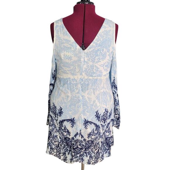 Coco + Jaimeson Blue & White Floral Cold-Shoulder Dress (Size XL) - Picture 4 of 8